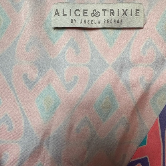 Alice & Trixie Pink Bell Silk Sleeve Shift Dress Size Medium? - Picture 5 of 8